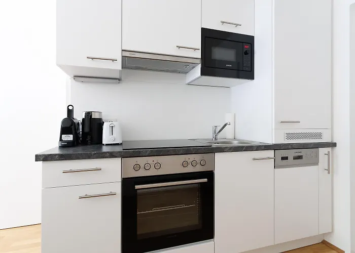 Modern Near Center With Free Parking *