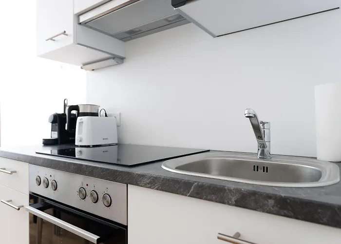 Modern Near Center With Free Parking *