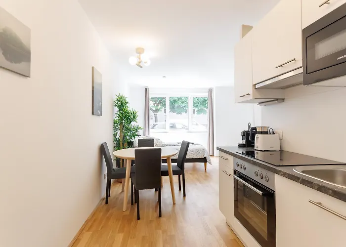 Modern Near Center With Free Parking *