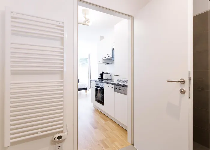Modern Near Center With Free Parking *