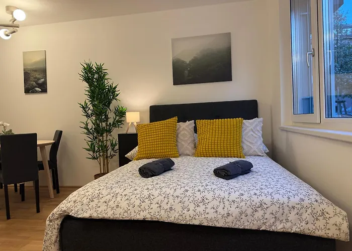 Modern Near Center With Free Parking